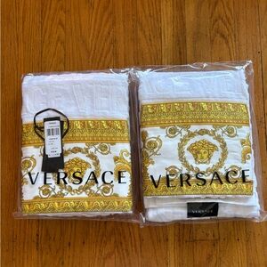 Versace White & Gold Baroque Medusa Logo Towels (set of 2)